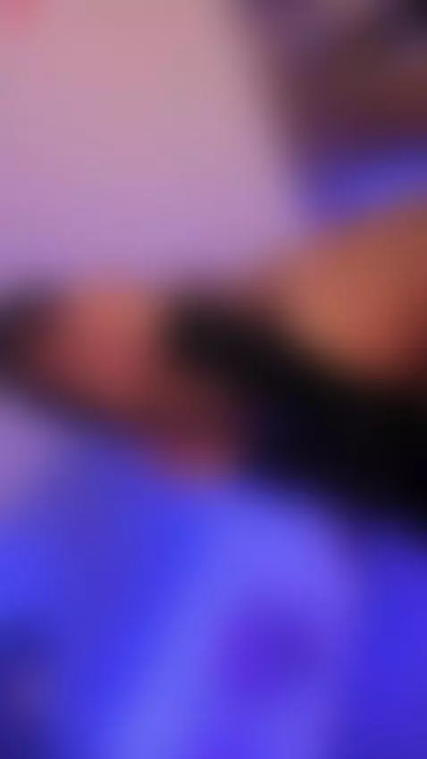 today that big ass is alone and ready for be fucked 🍑🍆 by cloexbilly