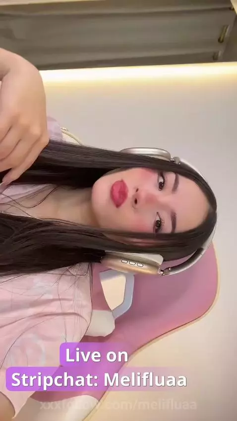 🩷Your moment of pleasure begins, come see me live.🩷 by melifluaa