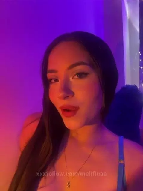 I'm live💗 by melifluaa