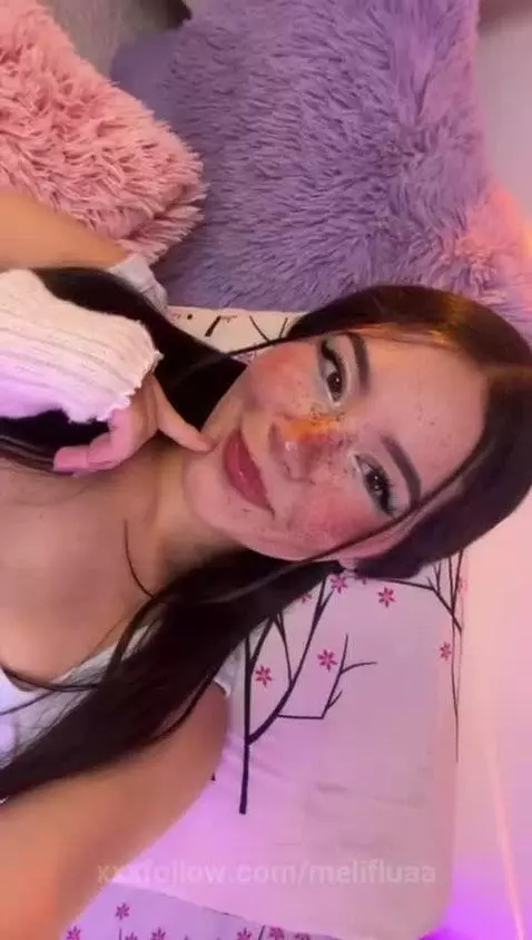 I'm live💗 by melifluaa