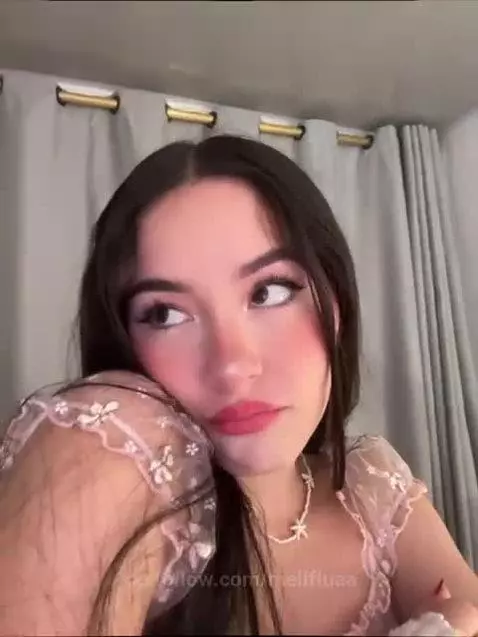 I'm live💗 by melifluaa