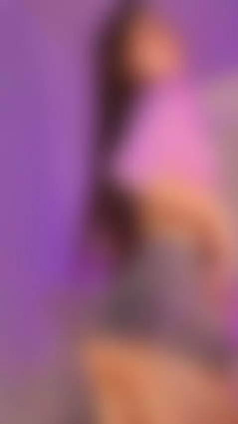 Hey you… yes, you 😏
Live now and waiting for you 🔥 by melifluaa