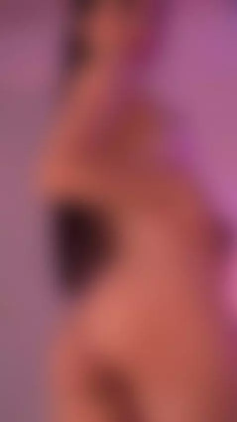 Hey you… yes, you 😏
Live now and waiting for you 🔥
Don’t kee... by melifluaa