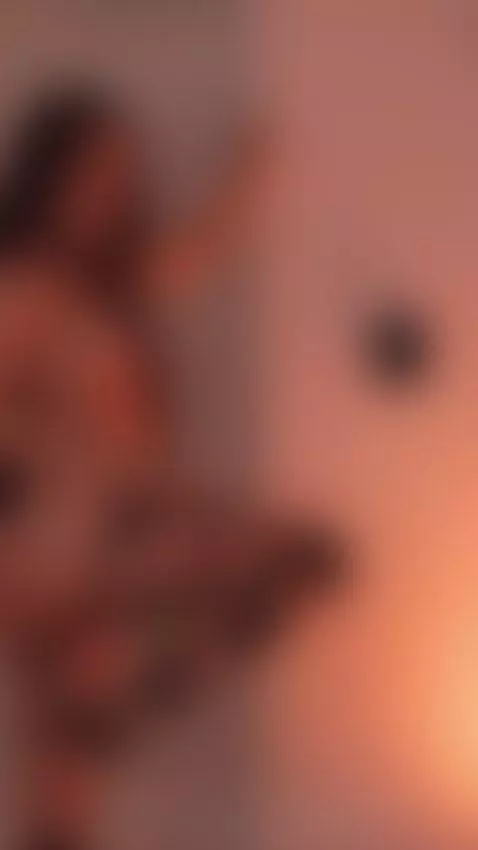 Hey you… yes, you 😏
Live now and waiting for you 🔥
Don’t kee... by melifluaa