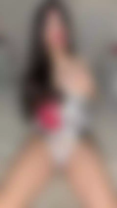 My body is soft… but my thoughts are hard 💋 by ariabellets