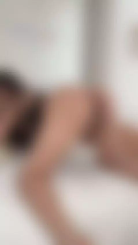 I wonder if you’re touching yourself thinking of me 😏💋 by ariabellets