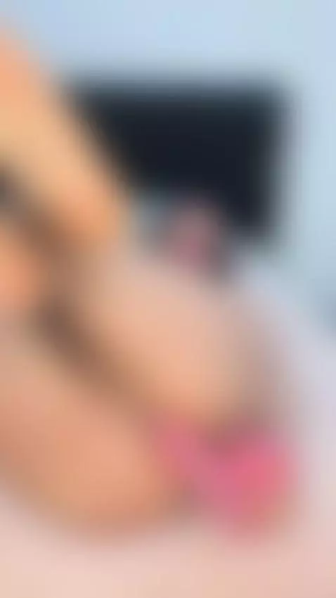 Just imagine my lips here 👅💦 by ariabellets