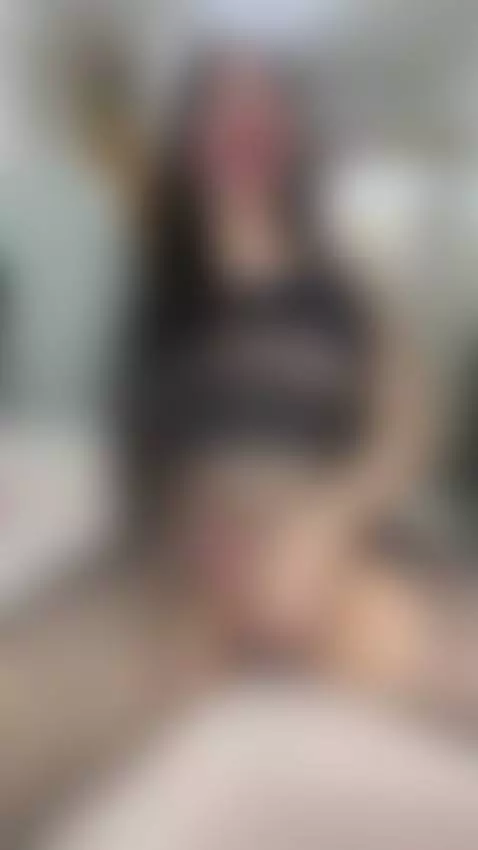 Every curve is temptation 🫦👀 by ariabellets