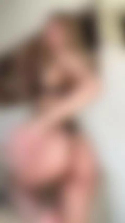 Can you feel how close I want you right now? 💋🔥 by lolaelfie