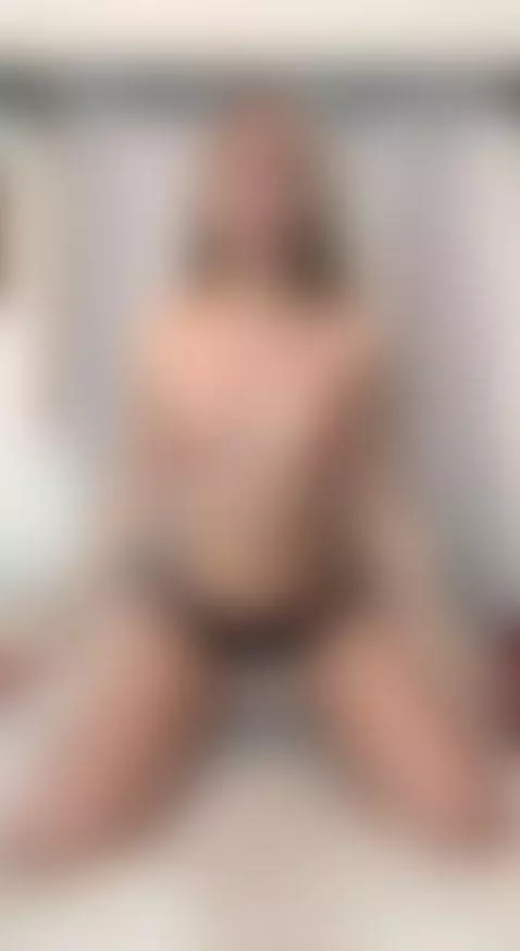 You’re my favorite distraction 😘💋 by lolaelfie