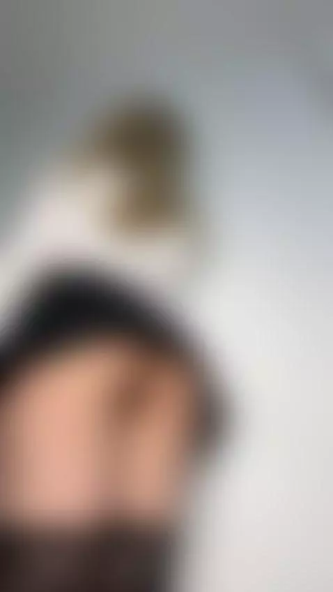 Feeling playful today 💕 Want to play with me? 😈 by lolaelfie