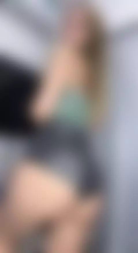 Don’t blink 👀 you might miss something naughty 😈💋 by lolaelfie