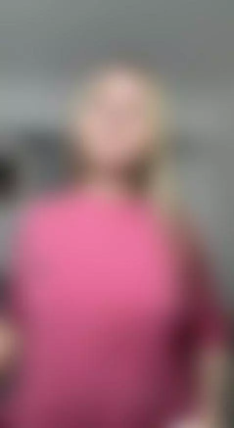 I like it when you crave me… it makes me wet 😏💦 by lolaelfie