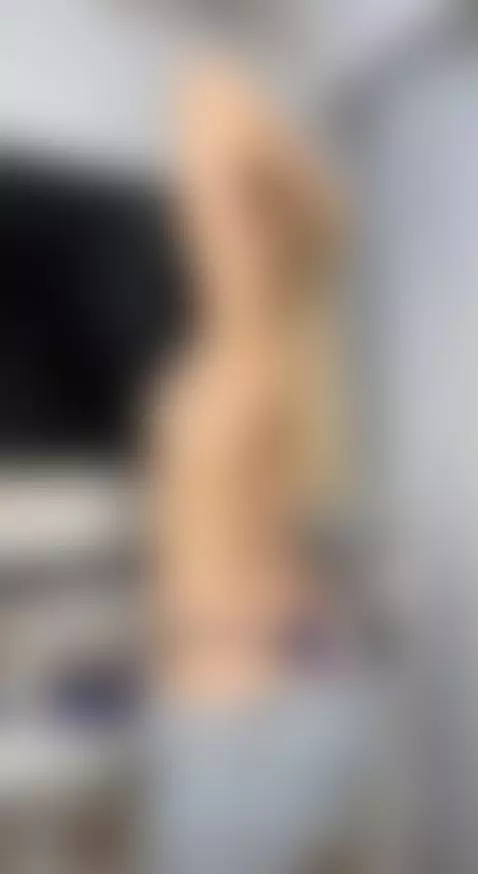 The more you look… the more I want you 💋🔥 by lolaelfie