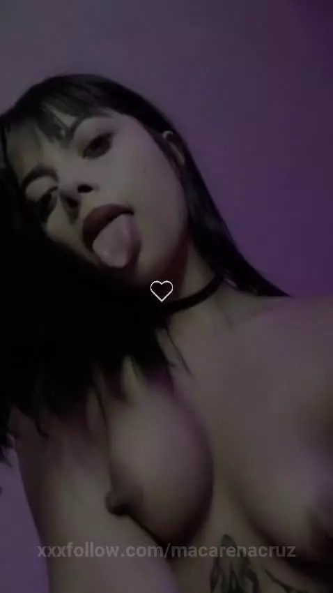 Imagine that I'm on top of you and give you my saliva? 💦💦💦 by macarenacruz