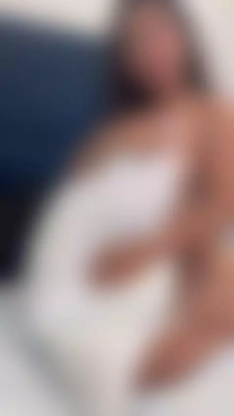 Eyes on me... that’s right. Now follow. / Ojos en mí... así ... by malejafoox