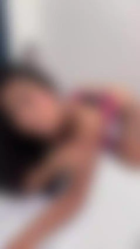 Every touch begins with a follow / Cada caricia comienza con... by malejafoox