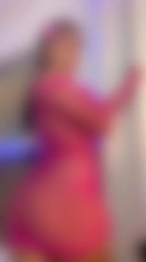 On and live... who enters first? by laly-cherry