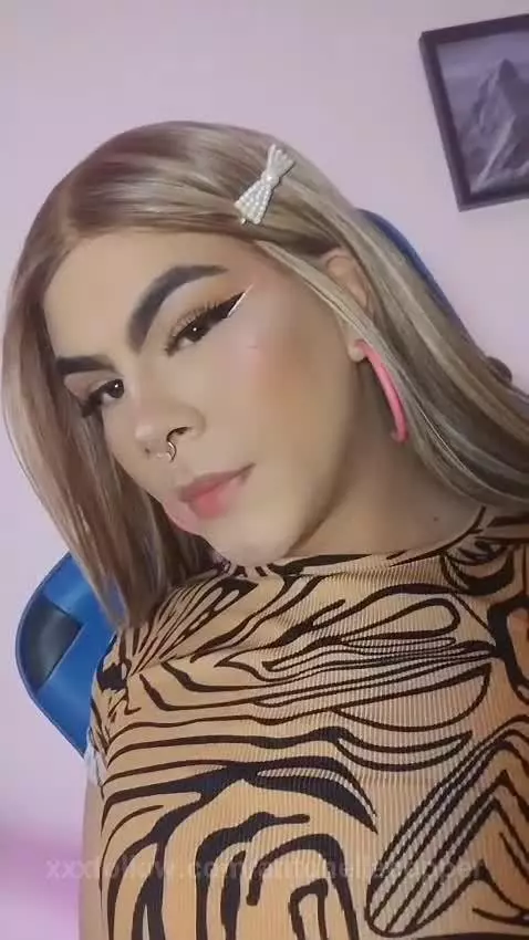 If you like what you see, wait until you see what I haven't ... by antonellacopper