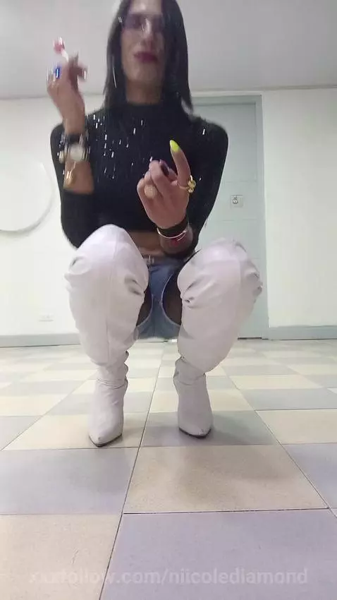 ⭐Today is Friday, the day when dreams feel closest⭐ by niicolediamond