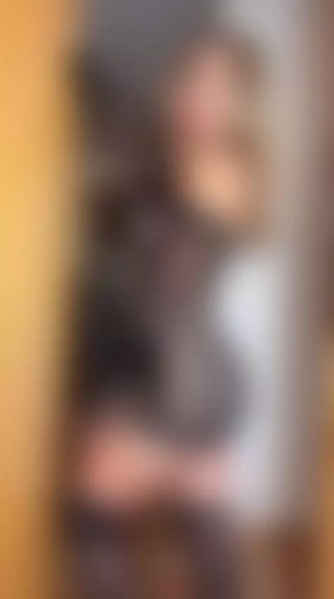 Beauty awaits subscribers! ✨ by saracutiepie