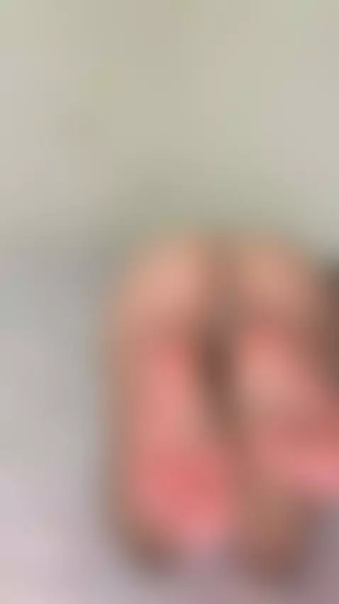 Pretty little toes, dirty little thoughts 😏 by arabalya