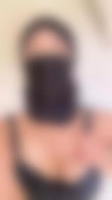 Do I have your full attention now? by arabalya