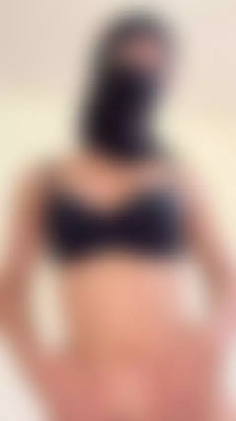 Hands know exactly what to do 😏 by arabalya