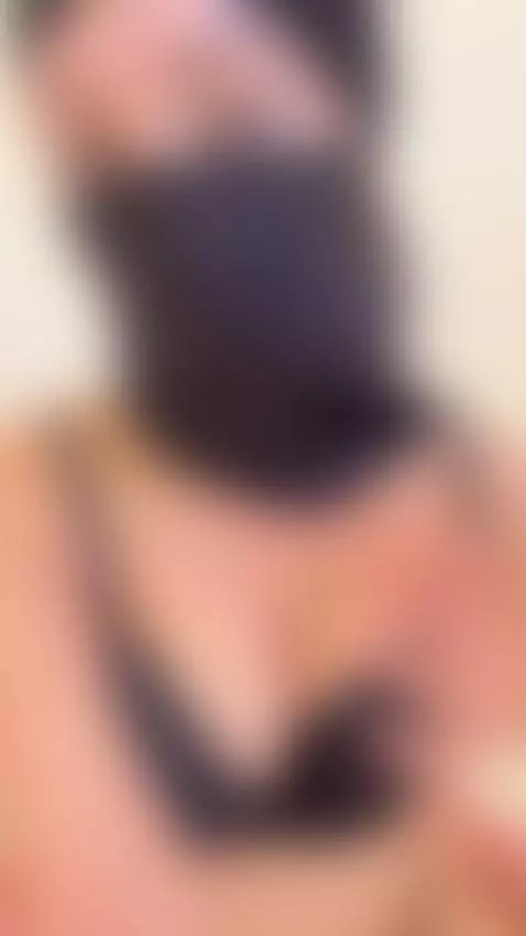 Can you handle this distraction? by arabalya