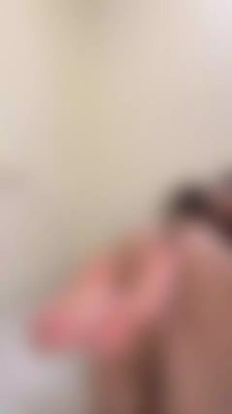 Laid back… toes out, teasing you. by arabalya