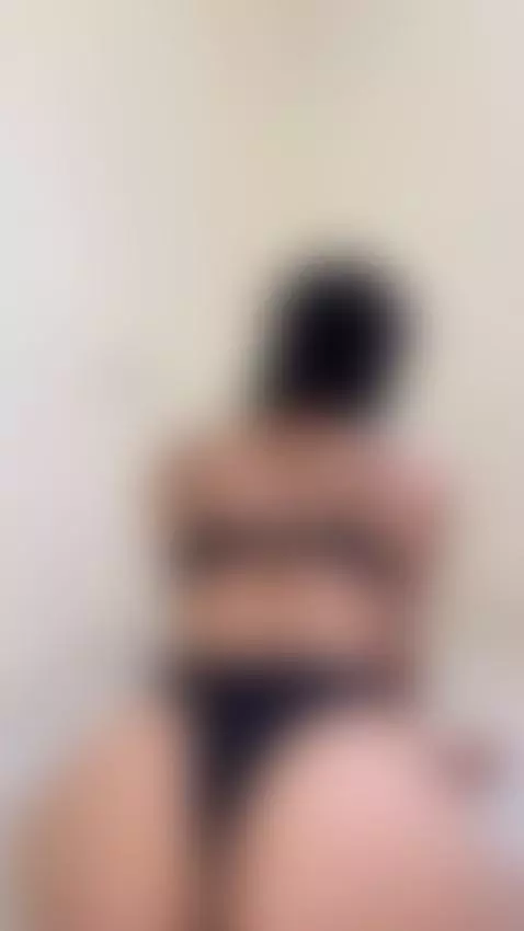 Caught in the act… can’t stop myself 😏 by arabalya