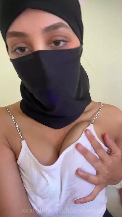 Too perfect not to stare… don’t even try 👀 by arabalya