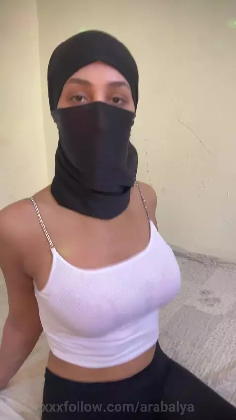 Every jiggle is your new obsession by arabalya