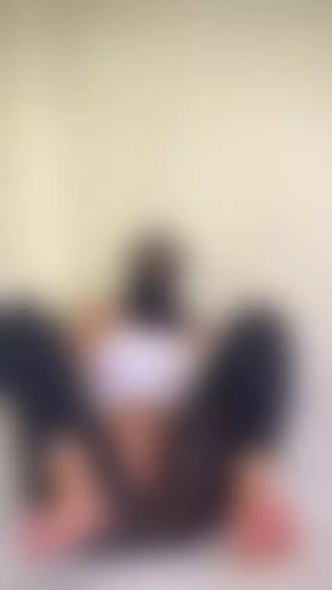 Every rub makes me wetter, every moan louder 😈 by arabalya