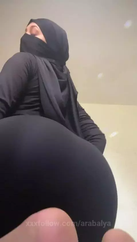 Big Muslim booty 👀 by arabalya
