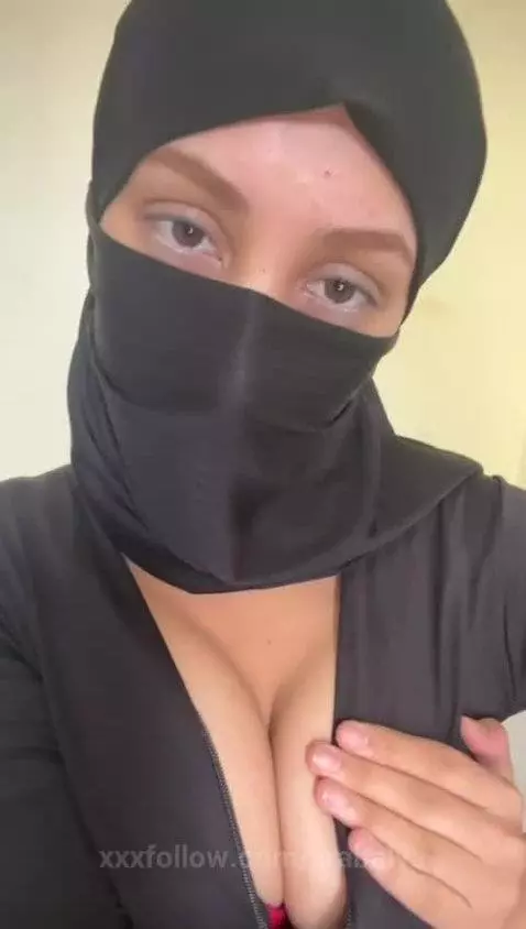 Halal girl, haram titties 😈 by arabalya