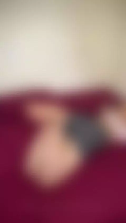 Veiled on top, barefoot below — I know exactly what your eye... by arabalya