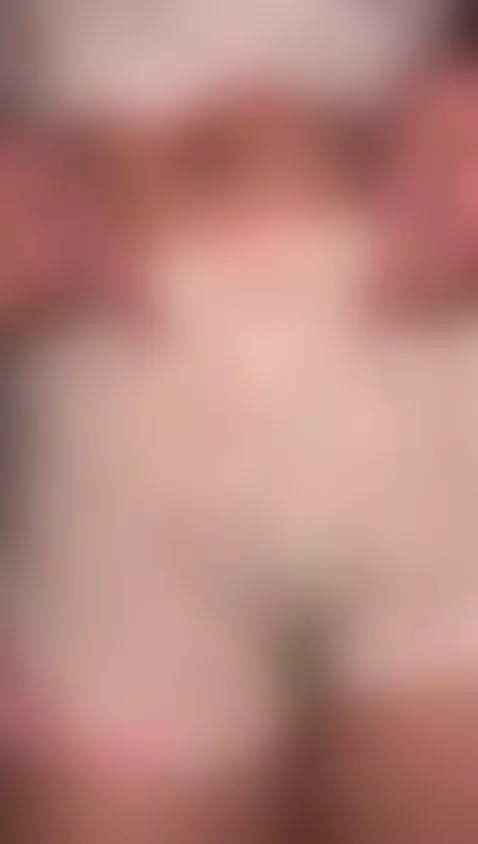 just a little self-care session 💅 by arabalya