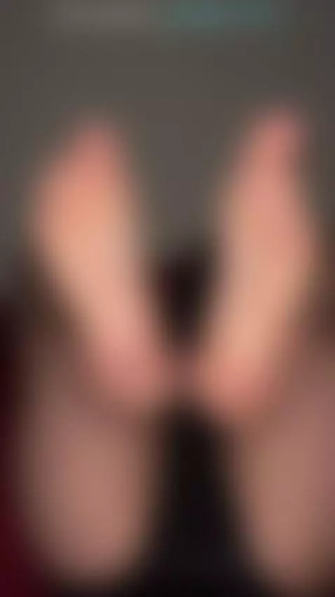 Wanna be my footstool? 🪑 by arabalya