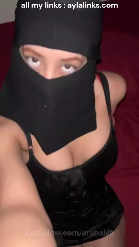 Boobs that bounce like you’re supposed to. by arabalya