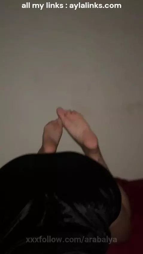 Perfect toes, zero mercy 😽 by arabalya