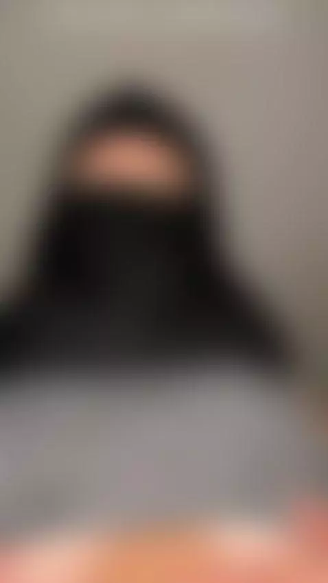 Who’s obsessed with these boobs? by arabalya