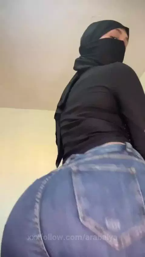 Ass takes the stage by arabalya