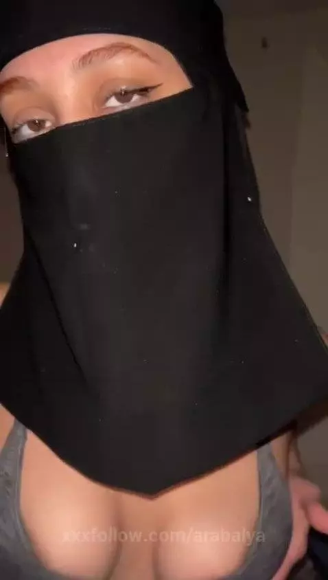 Silent clip, loud ass by arabalya