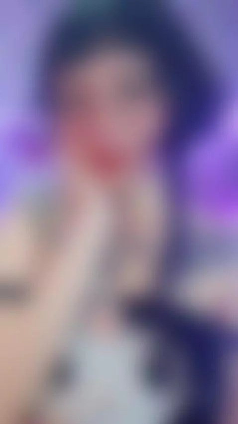 taste me.
visit me im online! by mooncharlotte