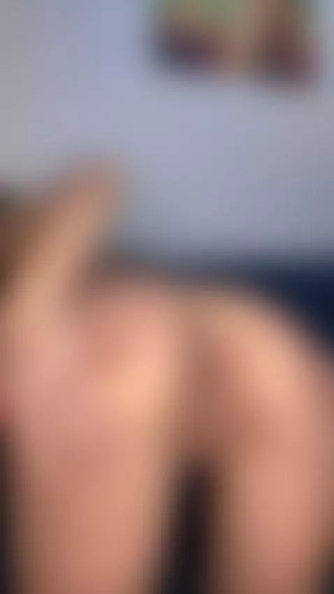 This pussy is starving for dick — who’s feeding it first tod... by oliveflirt