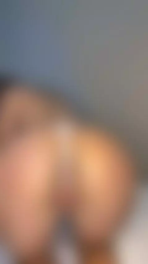 Need both holes busy at once 🍆🖐️🍑 by oliveflirt