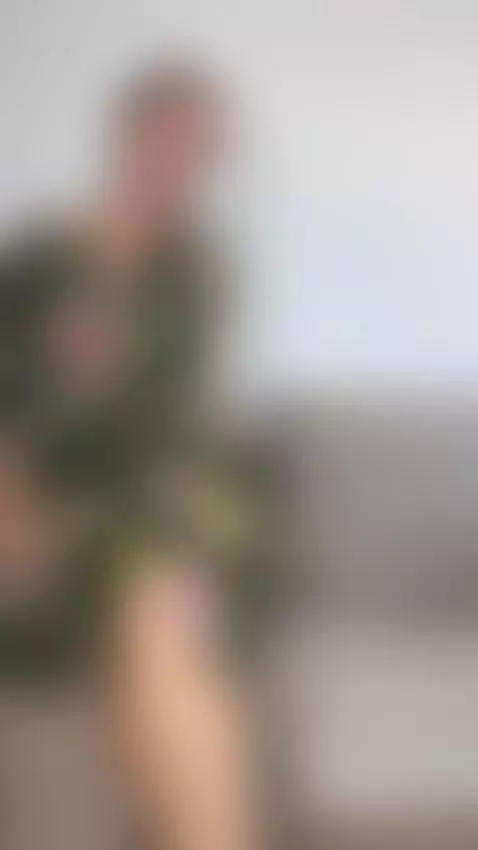 Too flirty MILF , too fun, and way too much to handle by wowjennifer