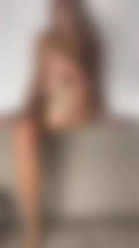 Blowing soft kisses your way 💋💕 can you feel them? by wowjennifer