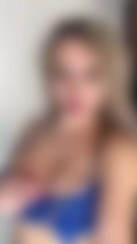 MILF shows off her big nipples🍒 by wowjennifer